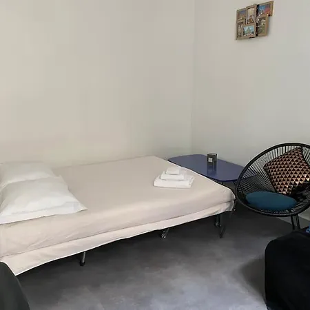Tres Joli 2 Pieces Calme Au Coeur De * Parigi